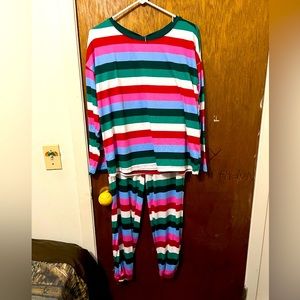 Women’s Long Sleeve and Pants pajamas outfit Size M (8-10)
